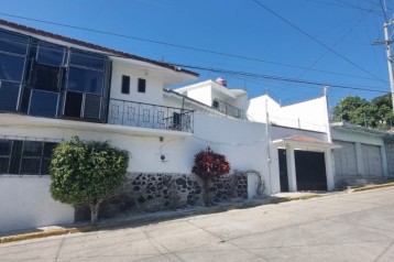 CASA SOLA EN LOMAS DEL CARRIL TEMIXCO